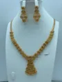 Verguld vintage stijl ketting oorbellen sieradenset detail voor bruids huwelijksbanketten. - Opengewerkt Florale Hanger Stijl (TZ157)