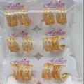 Koreanische goldene Zirkon-Creolen Ohrringe Großhandel Modeschmuck für Frauen elegant - Geometrischer durchbrochener Stil (ZSJEH417)