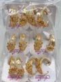 Günstige koreanische goldene Zirkon Blumen Creolen für Damen elegante Ohrringe Schmuck - Floraler Stil (ZSJEH407)