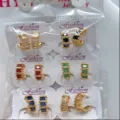 Vergoldete Creolen Set mit bunten Zirkonia Steinen, modischer Ohrring Schmuck für Damen. - C-Form Ohrstecker (ZSJEH334) / Mehrfarbig