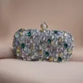 Detailansicht der luxuriösen Kristall Abendtasche, handgefertigte Strass Pouch Handtasche. - Rosa
