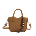 Braune gewebte Damen Umhängetasche Retro Eimer Tasche stilvolle Schultertasche Variante - Mit Anhänger / Braun