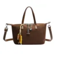Braune Damen Umhängetasche aus Wildleder, stilvolle Handtasche mit Perlenquaste und Kette. - Kaffee (Ohne Anhänger)