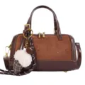 Bolso tipo almohada retro marrón para mujer, elegante bolso Boston de piel sintética con dije. - Marrón