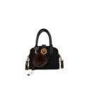 Sac a main noir en suede avec pompon en peluche, sac porte epaule vintage chic et elegant. - Avec Pendentif / Noir