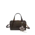 Bolso boston de ante marrón oscuro con bonito colgante de flor de lana y correa. - Con Colgante / Verde
