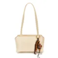 Bolso de hombro minimalista de color sólido bajo el brazo con abalorio de madera colgante. - Blanco Roto