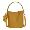 Sac seau en suédine jaune avec poignée supérieure et bandoulière pendentif étoile. - Jaune