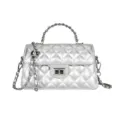 Silberne gesteppte Ketten-Umhängetasche, elegante Handtasche mit Drehverschluss. - Silber