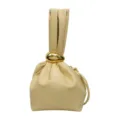 Hellgelbe gefaltete Handtasche, stilvolle minimalistische Beuteltasche mit Armband. - Gelb