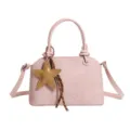 Rosa Kuppel Handtasche mit Stern Anhänger, schicke Umhängetasche und Schultertasche für Damen. - Mit Anhänger / Rosa