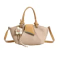 Schicke beige Canvas Handtasche für Damen, trendige Umhängetasche mit Blumenanhänger neu. - Khaki