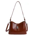 Elegante borsa a tracolla in pelle marrone, borsa casual chic ideale per le donne. - Marrone