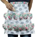 Delantal de recolección de huevos con múltiples bolsillos estampado floral medio delantal - Rosa Bolsillos de Dos Filas