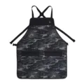Camouflage Arbeitsaprone mit Kreuzgurten und Reißverschlusstaschen für Küche und Garten. - Graues Camouflage-Muster