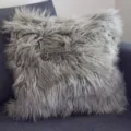Coussin en fausse fourrure grise pelucheux oreiller pour canape et salon decoration - 45*45cm (Taie d'oreiller) / Gris