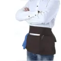 Schwarze kurze Kellnerschürze mit mehreren Taschen aus Polyester zum Kochen Arbeiten - Kaffeebraun