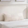 Minimalistisches Cord-Patchwork Kissen Detail, weiches langes Bett-Rückenkissen Stil. - Gebrochenes Weiß