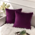 Paars fluwelen kussen met pomponrand voor gezellige bank en woonkamerdecoratie. - 45*45 cm (Kussensloop) / Violet