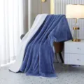 Blue and white double-sided flannel sofa blanket, cozy throw for living room and bedroom decor. - 120x150cm / Sapphire Blue