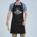 Verstellbare Kochschürze in Schwarz mit lustigem Chef Print und Tasche für Küche und Grill. - Schwarz MR