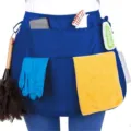 Königblaue Halbschürze mit mehreren praktischen Taschen für effiziente Reinigungsarbeiten. - Blau