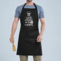 Schwarze Kochschürze mit lustigem Buchstaben-Druck und Tasche für Küche, Restaurant und Grillen. - Schwarz Good