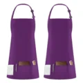 Grembiule viola in poliestere con fettuccia regolabile al collo e tasche frontali utili. - Grembiule con scollo all'americana in tessuto per uniformi - Viola