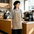 Verstellbare Latzschürze mit Taschen, bequeme Arbeitskleidung für Küche, Café und Restaurant. - Khaki
