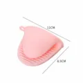 Pink silicone heat-resistant pinch mitts, 2-piece set for kitchen anti-scald bowl clips. - Silicone Gloves / 2 Pieces/Pack / Pink