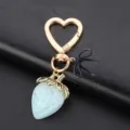 Joli porte-clés fraise en alliage avec fermoir cœur et pendentif vert pour décoration de sac. - Style 4