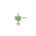 Gedetailleerd overzicht van groene geëmailleerde esdoornblad metalen hanger, toont textuur. - 15# Groen esdoornblad