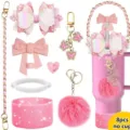 Ensemble accessoires tasse rose Stanley 8pcs housse silicone nœud pompon porte-clés mignon - Série 8