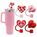 Tumbler isolato rosa con simpatici copricanna in silicone a cuore e labbra. Regalo di San Valentino. - 10mm / Confezione da 4 come in foto (n. 2)