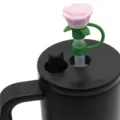 Tazza isolata nera con grazioso coperchio per paglia in silicone rosa, tappo antipolvere - 10mm / Rosa in silicone rosa chiaro, 10mm