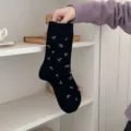 Vintage floral mid-tube socks for women, cozy winter warm black socks, casual style daily wear. - Black