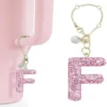 Rosa Strass Buchstabe F Schlüsselanhänger Anhänger mit goldener Kette für Bechergriff Zubehör. - Buchstabe F