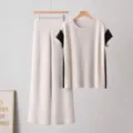 Ensemble en tricot décontracté avec haut à manches courtes bicolore et pantalon large. - Taille unique / Café