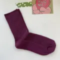 Einfarbige Damen Herbst dünne feine Streifen mittelhohe Socken japanischer Stil Freizeitsocken - Einheitsgröße / Auberginenviolett