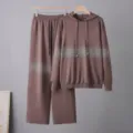 Gestreickter Kapuzenpullover und weite Hose mit Strassverlauf, gemütliche Herbstkleidung. - Einheitsgröße / Oberteil Und Unterteil / Braun