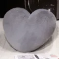 Coussin coeur en fausse fourrure grise doux oreiller en peluche mignon oreiller deco canape - 11x13cm / Cœur Gris