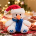 Peluche bonhomme de neige de Noël poupée pendentif, jolie déco de fête vue détail. - 11cm / Pendentif bonhomme de neige