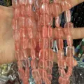 Nahaufnahme von rosa durchscheinenden rechteckigen Naturkristallperlen für Schmuck - 10*14mm*5mm (Ca. 28 Stück/Strang) / Wassermelonenrot