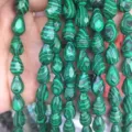 Detailansicht facettierter grüner Malachit-Stil Tropfenperlen für DIY-Schmuckherstellung - 8*12mm (Ca. 16 Perlen pro Schnur) / Malachit-Stein