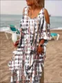 Detalle del vestido largo bohemio con hombros descubiertos tie-dye en la playa, ajuste. - S / Caqui