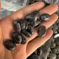 Natürliche schwarze Labradorit-Cabochons in Ovalform für DIY-Schmuckherstellung - Ovaler Stil / 8*10mm