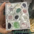 Boxed Set aus natürlichen polierten Edelstein-Eiern mit Amethyst und Rosenquarz - Unregelmäßige Erze (12) / Eine Box