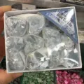 Natürliche rohe blaue Calcitsteine Mineralproben in einer weißen Box - Blauer Calcit (15) / Eine Box