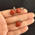 12 mm herzförmiger Anhänger aus natürlichem rotem Jaspis-Stein für Halsketten mit Metallöse - 12x6mm / Roter Jaspis