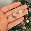 Natürlicher 12mm herzförmiger Anhänger aus Rosenquarz für DIY Halsketten und Schmuckherstellung - 12x6mm / Rosenquarz